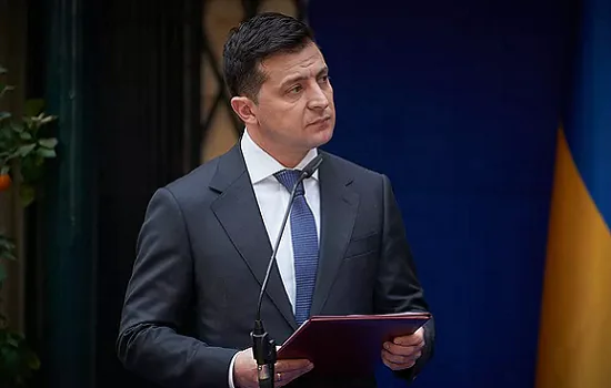 Volodymyr Zelensky pede cessar-fogo imediato na fronteira com Rússia