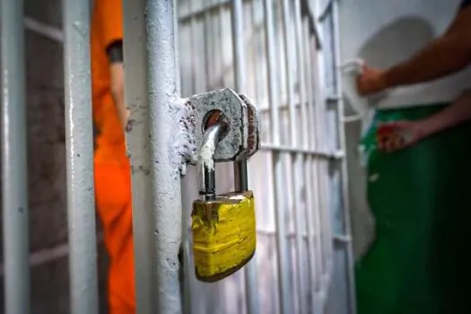 Presos fazem rebelião em presídio no Acre