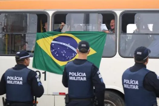 Golpistas presos são levados para Papuda e Colmeia; triagem tem vacina anticovid