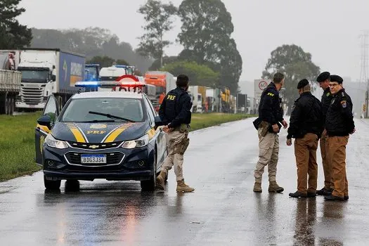 PRF: 11 rodovias seguem com pontos interditados por manifestantes