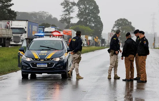 PRF: 11 rodovias seguem com pontos interditados por manifestantes