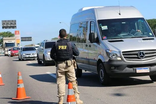 Rodovias federais estão livres de bloqueios e interdições, afirma PRF