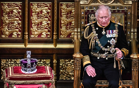 Príncipe Charles substitui Elizabeth em discurso e sinaliza começo de transição