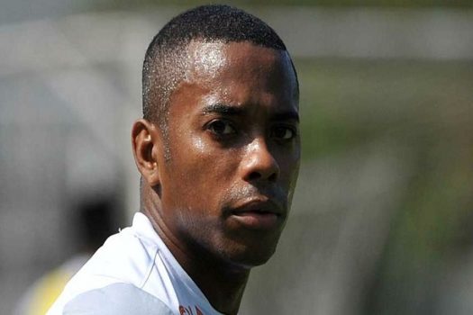 Santos deve tirar foto de camarote, mas vai manter Robinho em Memorial