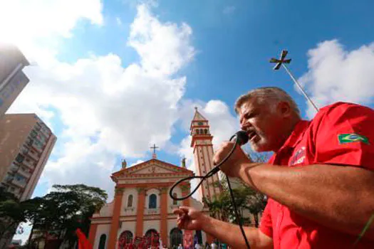 Metalúrgicos do ABC celebram 1º de Maio com procissão