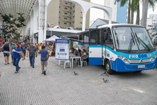 Procon Móvel realiza atendimento na Rua Coronel Oliveira Lima nesta quinta