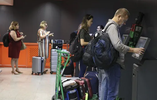 Procon notifica aéreas para explicar aumento nos preços das bagagens