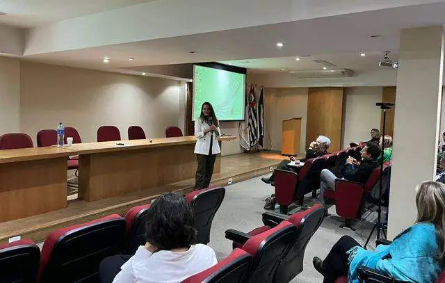 Professora da FDSBC destaca direitos da lactante e legislação em evento da FMABC