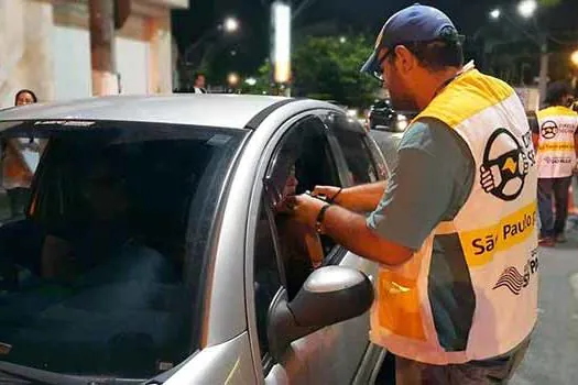 Programa Direção Segura autua oito motoristas em Mauá