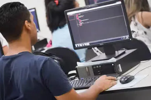 XP Inc. vai formar 300 pessoas em curso de programação da Trybe