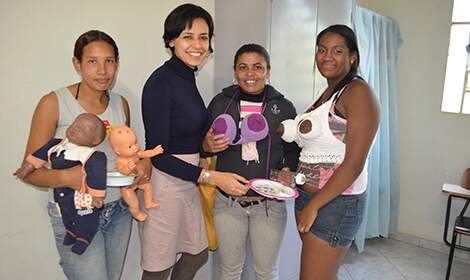 Projeto Amamenteiras orienta sobre importância do aleitamento materno