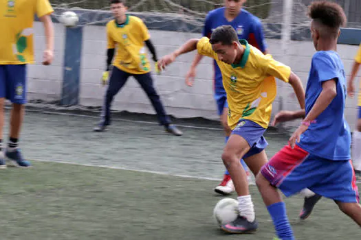 Alunos do Gol do Brasil de Ribeirão Pires participam de jogo amistoso