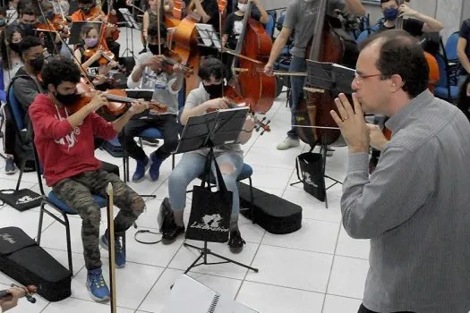 Projeto Locomotiva interpreta temas de filmes de ficção nesta sexta