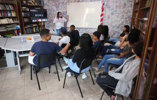 Adolescente Aprendiz coleciona histórias vitoriosas em Diadema