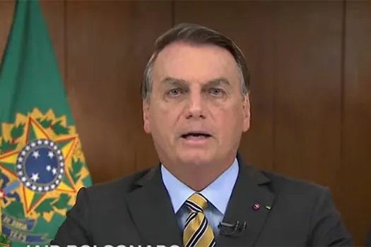 Bolsonaro é alvo de panelaços durante pronunciamento no Rio e em São Paulo