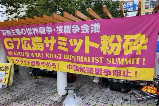 Manifestantes protestam contra ‘G7 imperialista’ perto do hotel de Lula em Hiroshima