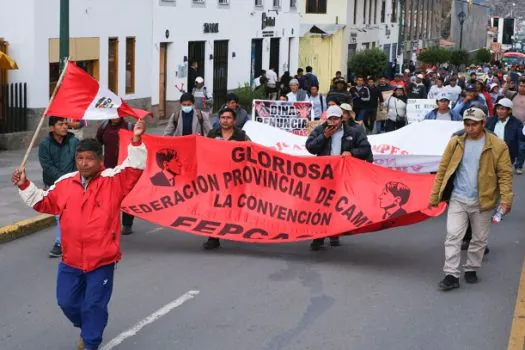 Protestos no sul do Peru deixam dois mortos; manifestantes seguem para Lima