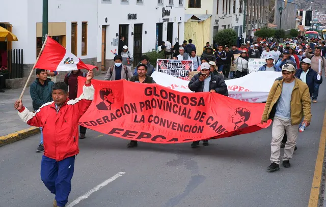 Protestos no sul do Peru deixam dois mortos; manifestantes seguem para Lima