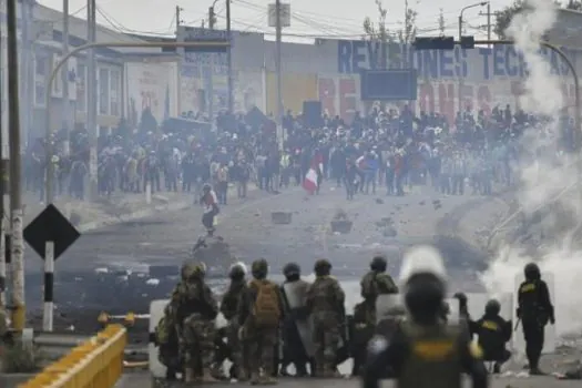 No Peru, Boluarte diz que governo está firme e culpa manifestantes por violência