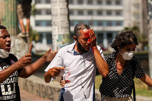 Governo de Pernambuco vai indenizar feridos em manifestação contra Bolsonaro