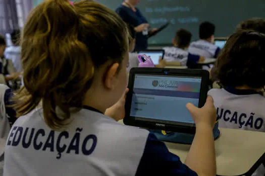 Prova São Caetano em formato digital é aplicada em escolas da rede municipal