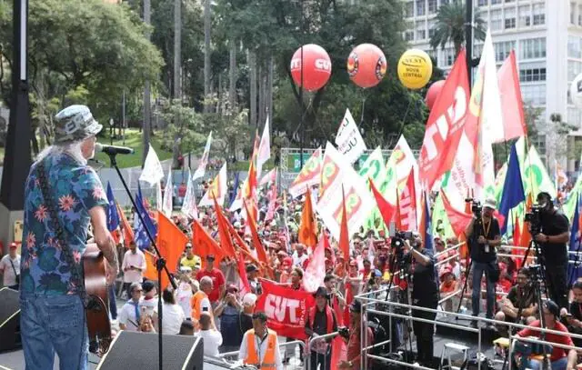 Centrais sindicais defendem MST e criticam Roberto Campos Neto no 1º de maio