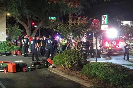 Homem morre após realizar tiroteio em boate gay no EUA