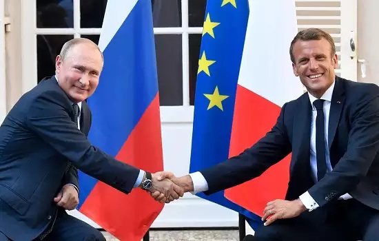 Macron cobra de Putin o fim da “devastadora agressão” russa à Ucrânia