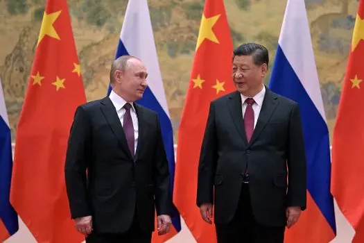 Xi Jinping e Putin se encontram para fortalecer aliança contra Ocidente