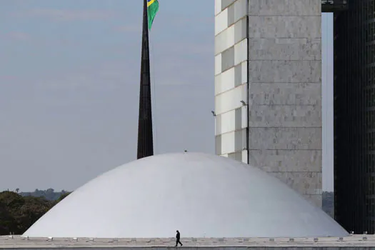 Câmara dos Deputados aprova punição para quem divulgar infração de trânsito