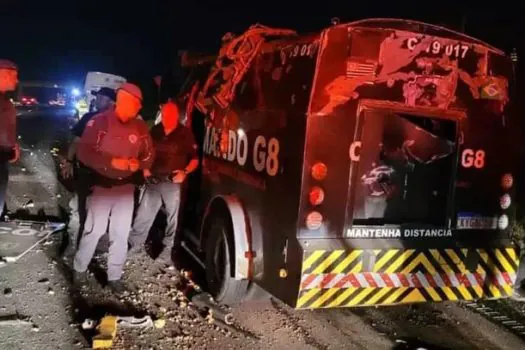 Quadrilha explode carro-forte e foge com dinheiro no interior de SP