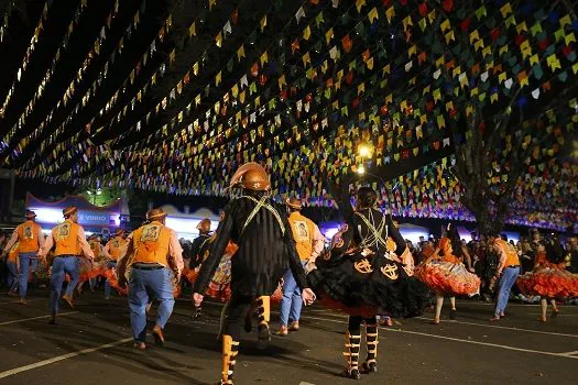 SP: CEUs recebem shows de forró