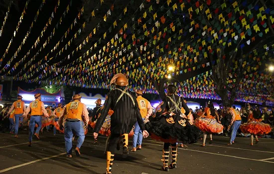 SP: CEUs recebem shows de forró