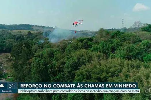 Helicópteros e moradores combatem incêndio catastrófico na região de Vinhedo