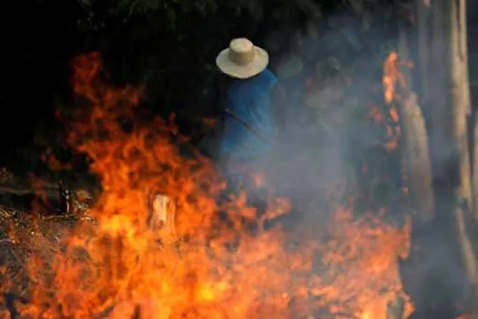 Novo decreto de Bolsonaro permite queimadas fora da Amazônia Legal