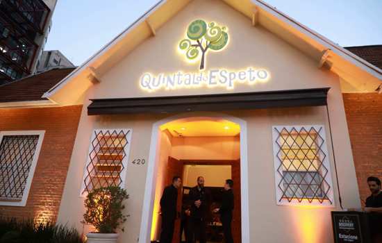 Restaurante Quintal do Espeto inaugura unidade em Santo André