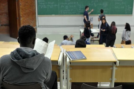 Licenciaturas presenciais perderam 35% dos alunos na última década