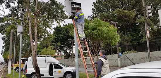 Ipem-SP verifica radar na Avenida Presidente Costa e Silva