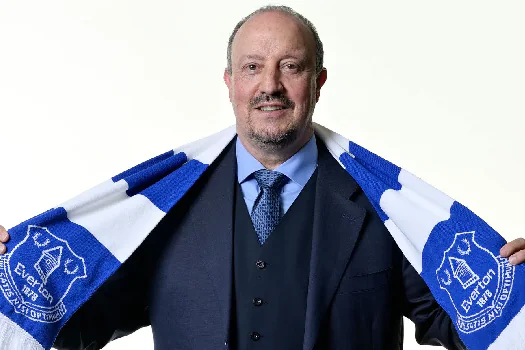 Após derrota para o Norwich, Everton demite Rafa Benítez