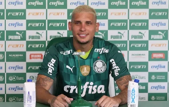 Rafael Navarro é apresentado oficialmente no Palmeiras