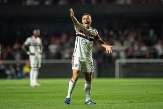 São Paulo vence Palmeiras em casa e sai com vantagem na primeira