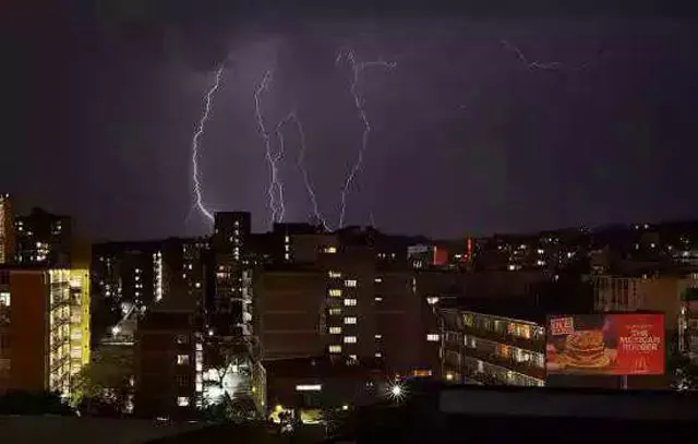 Raios e chuvas têm maior ocorrência no verão e os riscos também aumentam