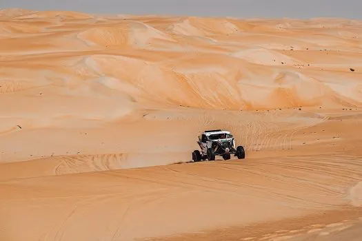 Em mais uma etapa pelo deserto de Abu Dhabi, Luppi/Justo fecham o 4º dia entre os Top 10