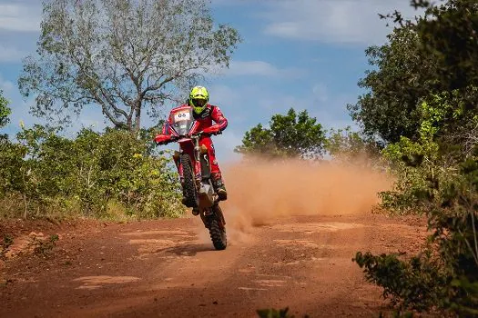 Pilotos das motos chegam à metade do Rally Jalapão 2021