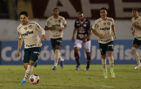 Palmeiras confia em Raphael Veiga por título da Recopa contra o Athletico-PR