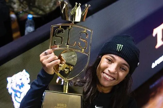 Rayssa Leal vence Super Crown e se torna campeã mundial de skate aos 14 anos