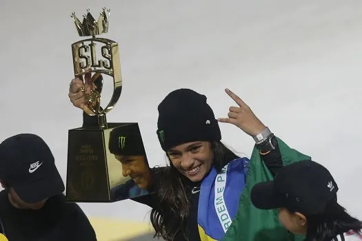 Rayssa Leal: ‘carregar o troféu de campeã mundial no Brasil não tem preço’