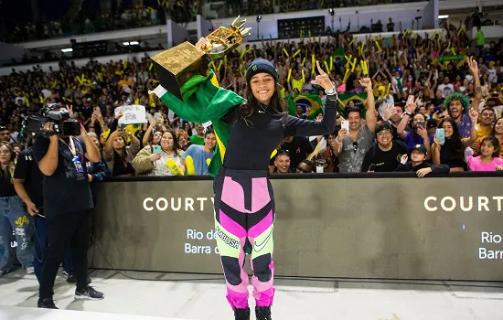 Rayssa Leal quebra marcas com título mundial na liga de skate street