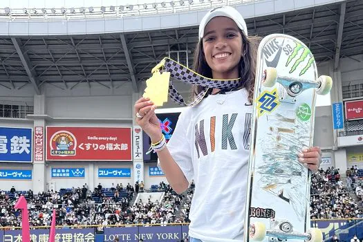 Rayssa Leal conquista ouro e sobe pela primeira vez no pódio do X-Games