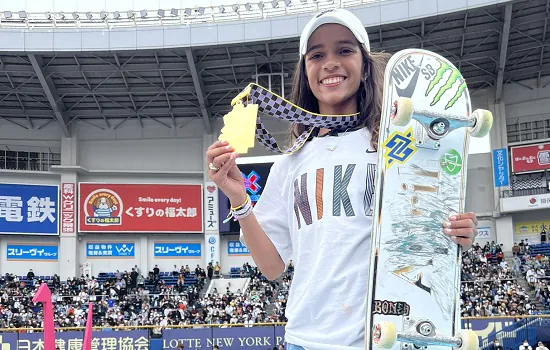 Rayssa Leal conquista ouro e sobe pela primeira vez no pódio do X-Games